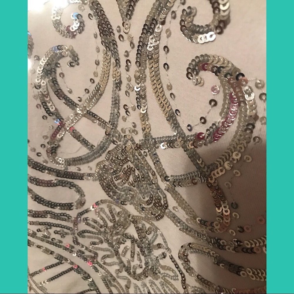 NWOT women’s White House Black Market top silver gray sparkly size small - Picture 3 of 8